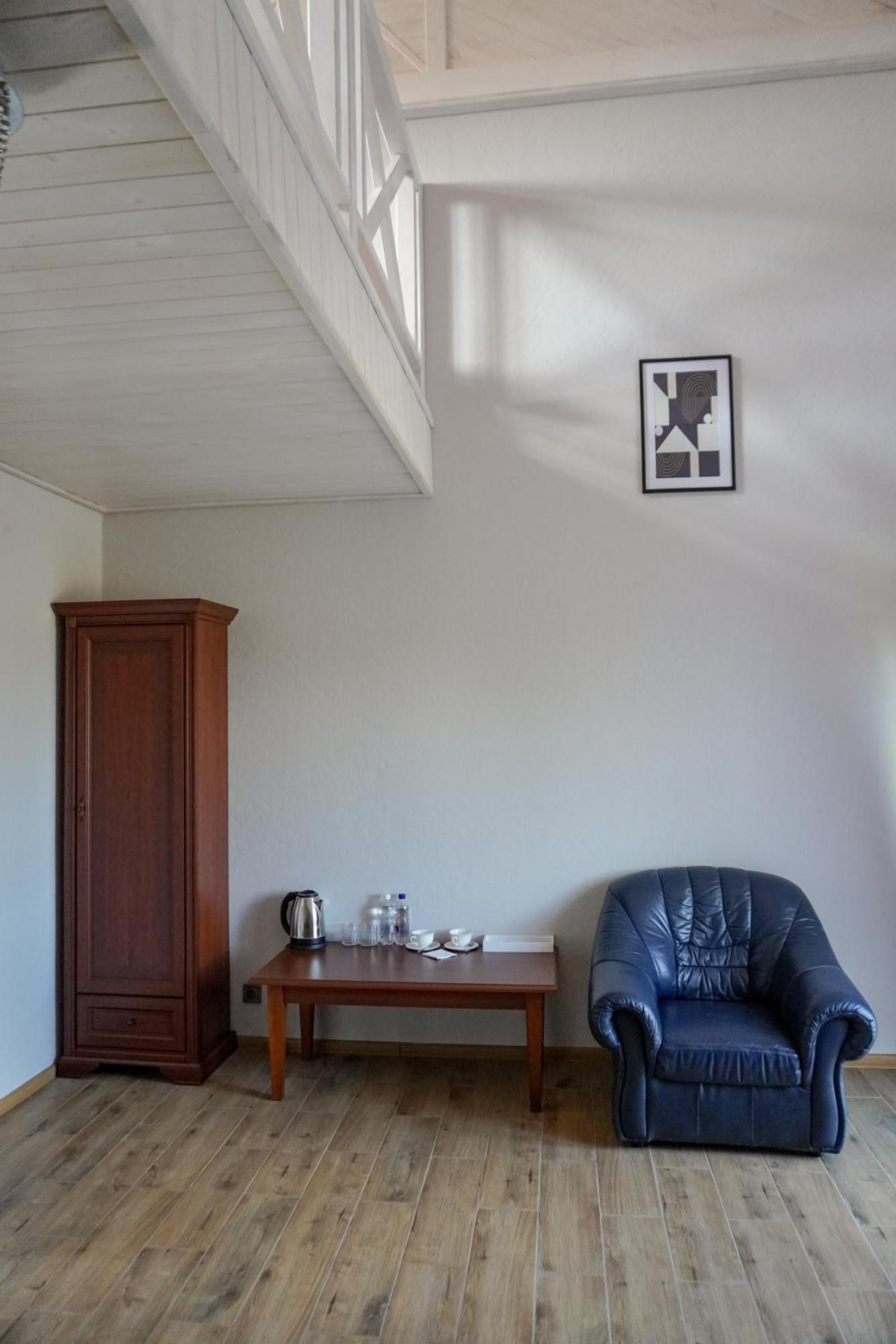 Na Pagorbi Lutsk Hotel Eksteriør billede